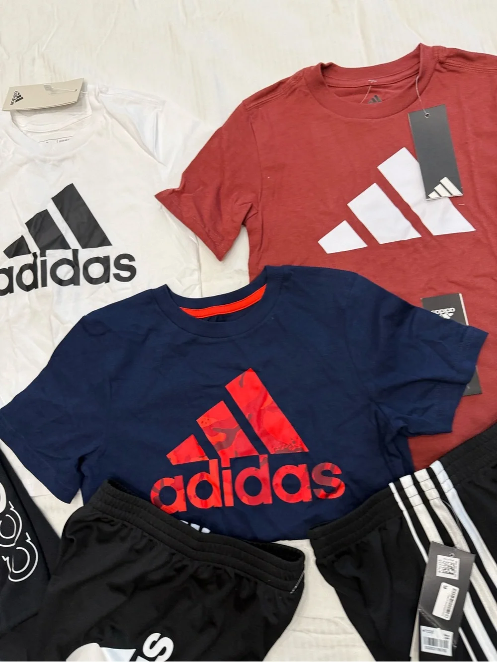 New boys adidas Sz 5 shirt & Shorts Set, sweatpants bundle